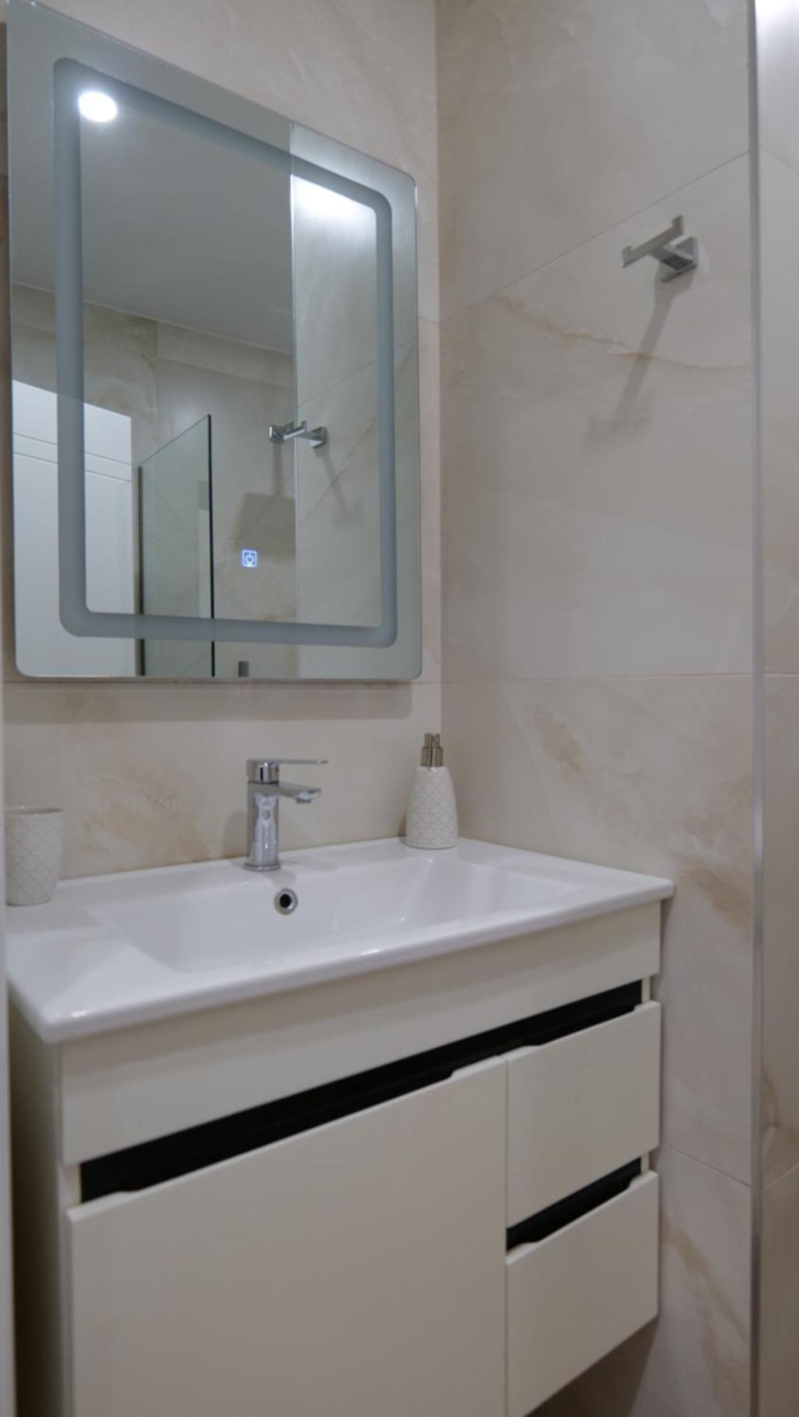 Kristi Apartments 03 Tirana Bagian luar foto